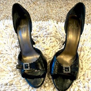 Linea Paolo heels. Worn. Inner sole worn. Outer great shape.